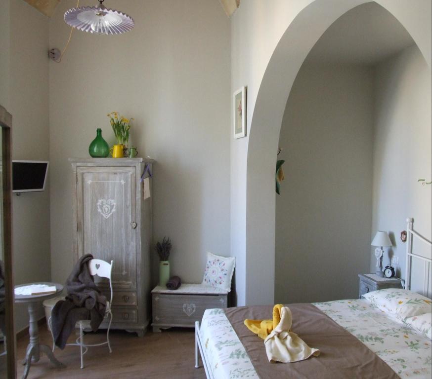Bed and Breakfast La Casa Di Alessio Lecce Habitación foto