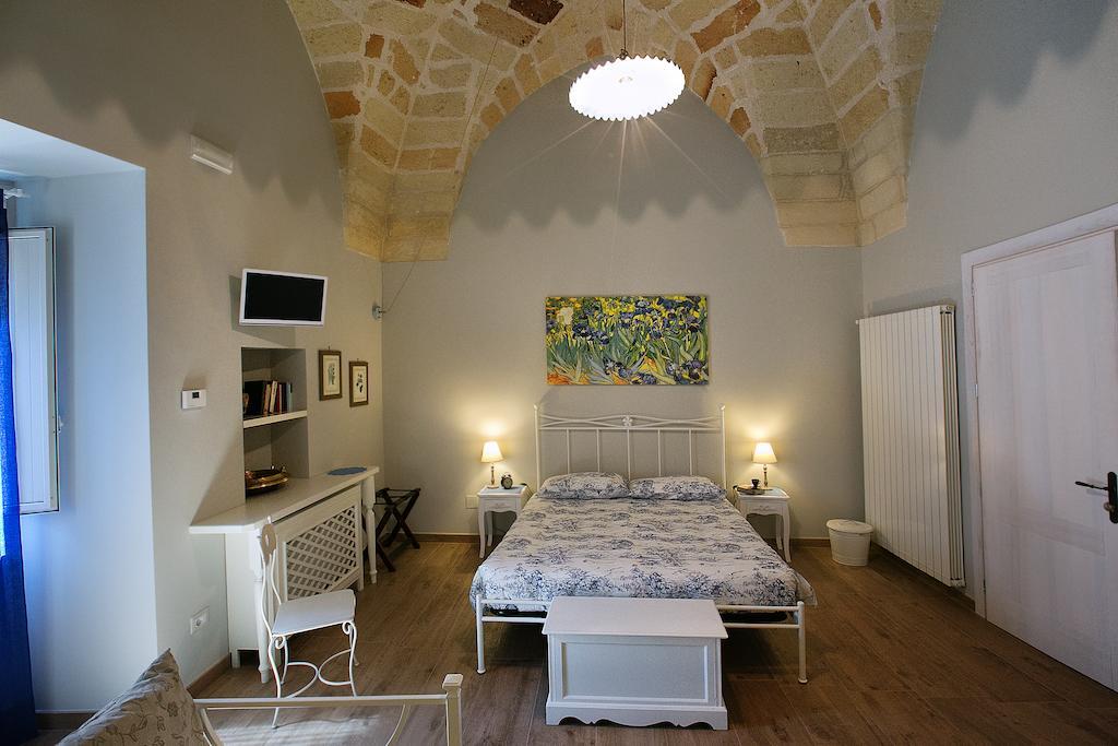 Bed and Breakfast La Casa Di Alessio Lecce Habitación foto